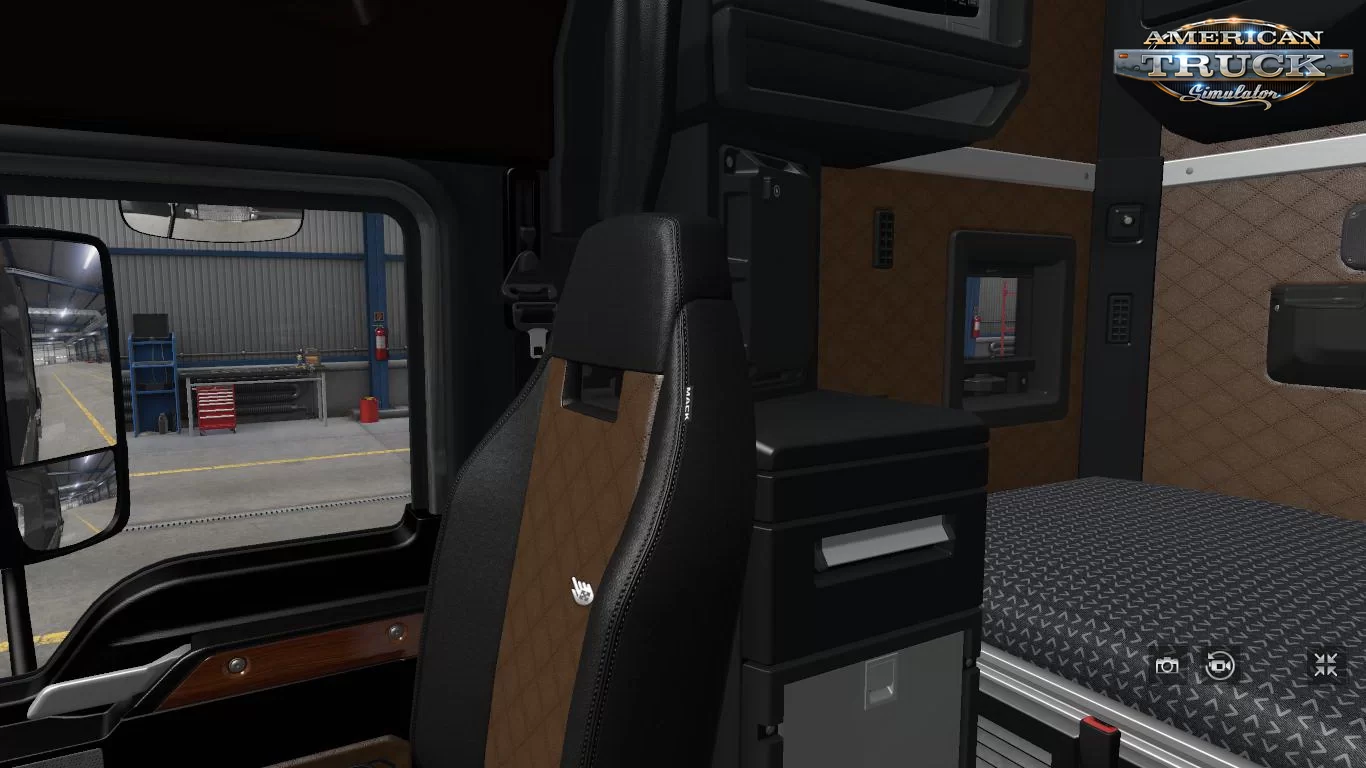 Mack Anthem Brutal Black Interior v1.0 (1.37.x)